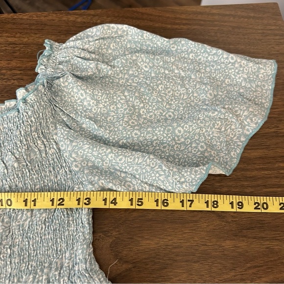 NWT urban romantics Floral Blue Women's Top L - Picture 8 of 10